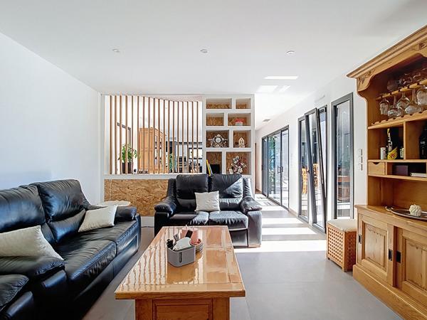 Maison à vendre 7 pièces. 5 chambres. 170m² . 31470 SAINT LYS