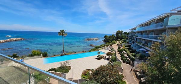 SOLENZARA (20) Appartement à vendre 3 pièces de 68m². avec terrasse de 31m². RÉSIDENCE PIEDS DANS L'EAU