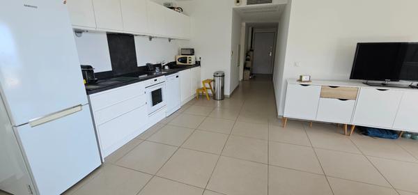 SOLENZARA (20) Appartement à vendre 3 pièces de 68m². avec terrasse de 31m². RÉSIDENCE PIEDS DANS L'EAU