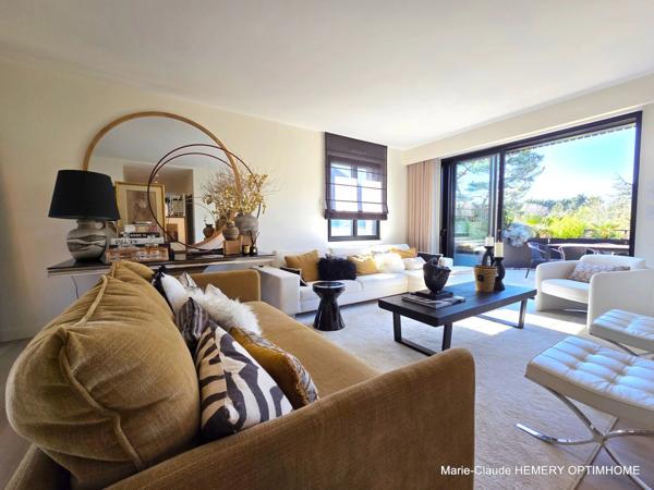 Dinard, Thalassothérapie, belle Villa de 202m² sur parcelle de 400 m² clôturée et paysagée. Rénovation récente de qualité.