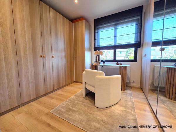 Dinard, Thalassothérapie, belle Villa de 202m² sur parcelle de 400 m² clôturée et paysagée. Rénovation récente de qualité.