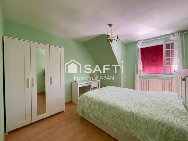 Maison 163 m2, 4 chambres, 2337 m2 de terrain