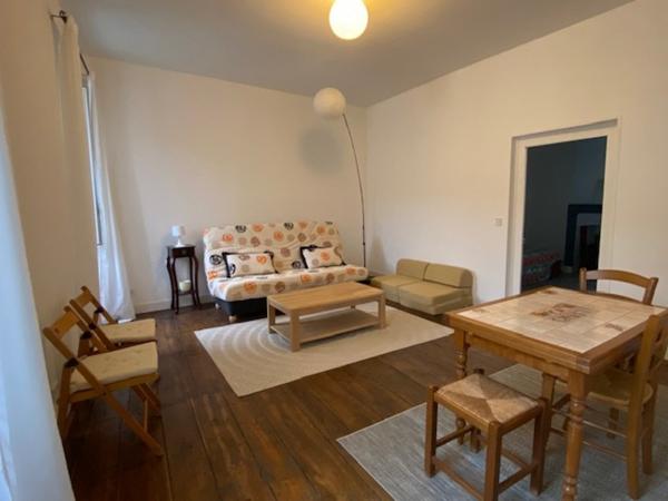 Immeuble à vendre |  Chabanais |  126 m²