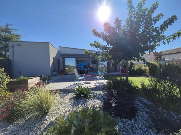 LA JARRIE MAISON PLAIN-PIED 3 CHAMBRES GARAGE JARDIN PARKING  La jarrie