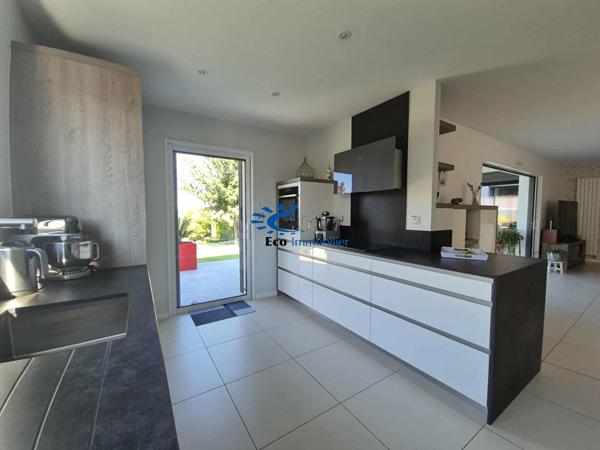 LA JARRIE MAISON PLAIN-PIED 3 CHAMBRES GARAGE JARDIN PARKING  La jarrie