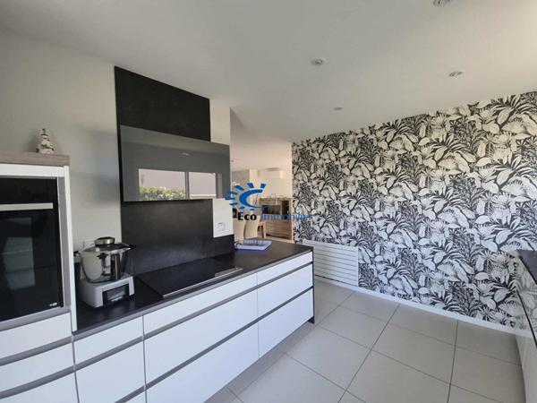 LA JARRIE MAISON PLAIN-PIED 3 CHAMBRES GARAGE JARDIN PARKING  La jarrie