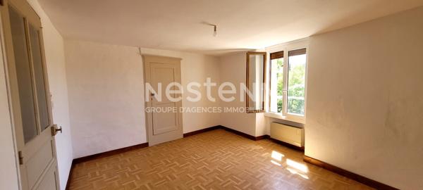 A vendre - Immeuble de rapport - 5 T2 - Centre de Vihiers - D5904