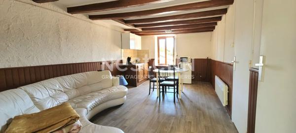 A vendre - Immeuble de rapport - 5 T2 - Centre de Vihiers - D5904