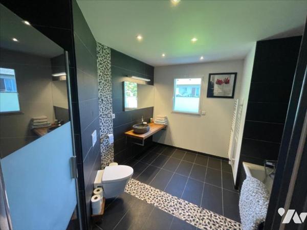 CAEN NORD BUS DE VILLE MAISON 10 PIECES TERRAIN 2328 m²                   M²