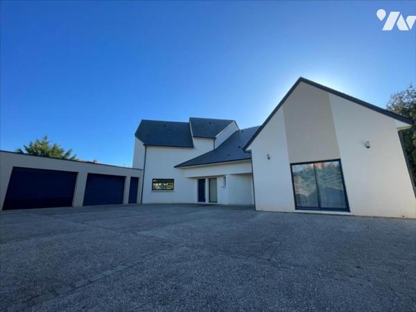 CAEN NORD BUS DE VILLE MAISON 10 PIECES TERRAIN 2328 m²                   M²