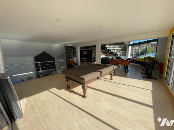 CAEN NORD BUS DE VILLE MAISON 10 PIECES TERRAIN 2328 m²                   M²