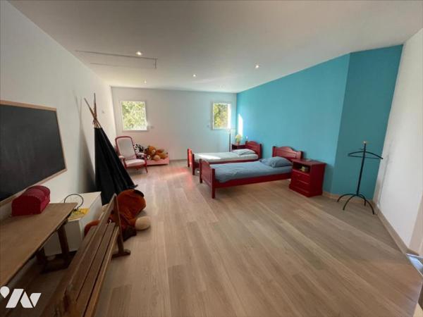 CAEN NORD BUS DE VILLE MAISON 10 PIECES TERRAIN 2328 m²                   M²