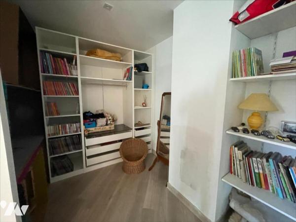 CAEN NORD BUS DE VILLE MAISON 10 PIECES TERRAIN 2328 m²                   M²