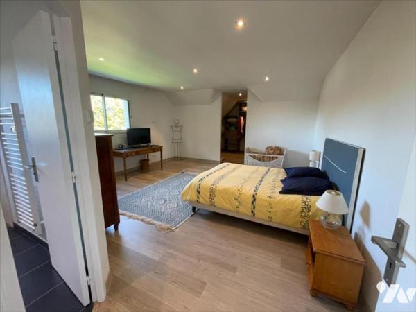 CAEN NORD BUS DE VILLE MAISON 10 PIECES TERRAIN 2328 m²                   M²