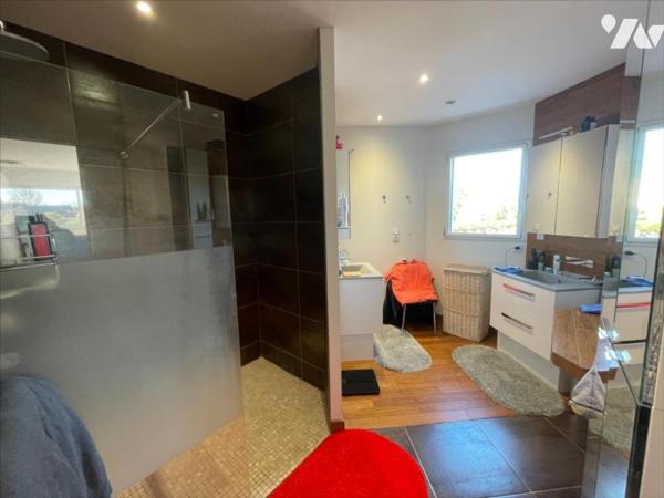 CAEN NORD BUS DE VILLE MAISON 10 PIECES TERRAIN 2328 m²                   M²