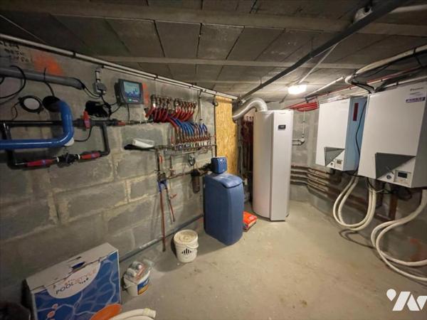 CAEN NORD BUS DE VILLE MAISON 10 PIECES TERRAIN 2328 m²                   M²