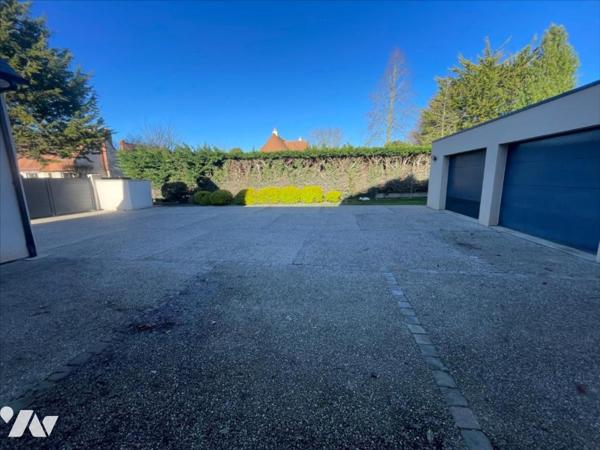 CAEN NORD BUS DE VILLE MAISON 10 PIECES TERRAIN 2328 m²                   M²