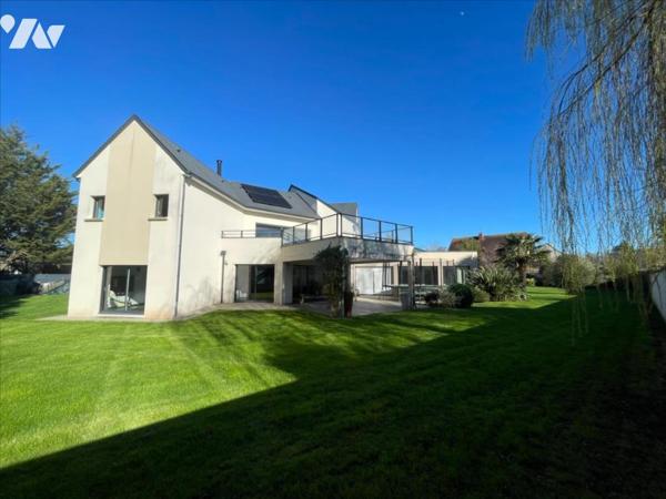 CAEN NORD BUS DE VILLE MAISON 10 PIECES TERRAIN 2328 m²                   M²