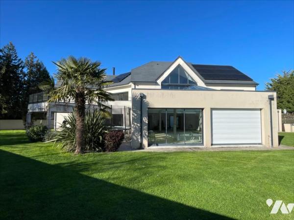 CAEN NORD BUS DE VILLE MAISON 10 PIECES TERRAIN 2328 m²                   M²