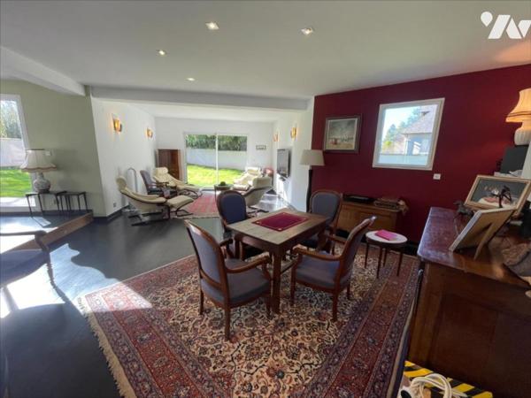 CAEN NORD BUS DE VILLE MAISON 10 PIECES TERRAIN 2328 m²                   M²