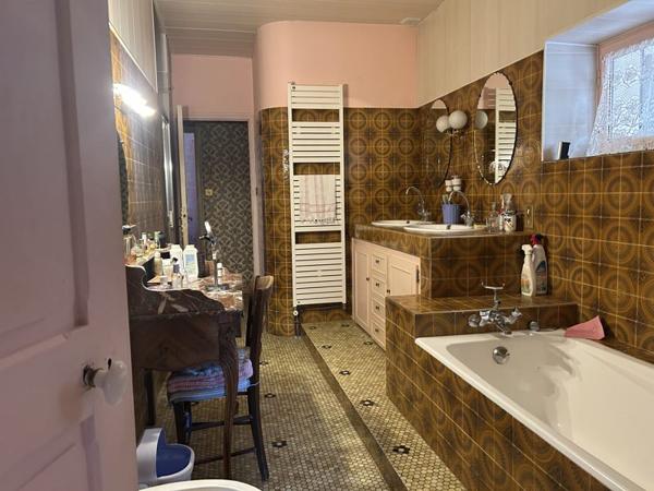 Maison à vendre |  Aubin |  8 pièces | 237 m²