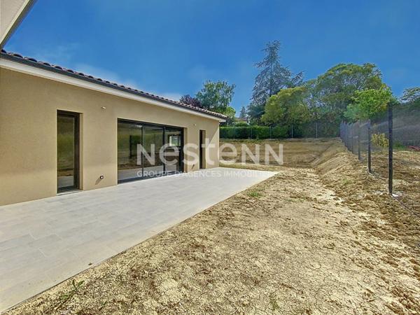 A vendre Maison Preignan 5 pièce(s) 128.22 m2, finition haut de gamme, de plain pied avec jardin clos et portail électrique