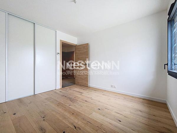 A vendre Maison Preignan 5 pièce(s) 128.22 m2, finition haut de gamme, de plain pied avec jardin clos et portail électrique