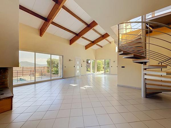 Villa 200 m² à vendre à Aubagne, 1470 m² terrain - Camp Major, Route d'Eoures