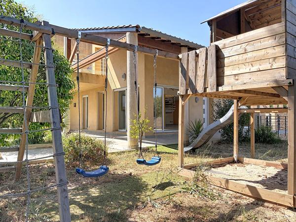 Villa 200 m² à vendre à Aubagne, 1470 m² terrain - Camp Major, Route d'Eoures