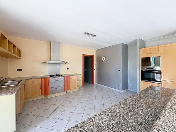 Villa 200 m² à vendre à Aubagne, 1470 m² terrain - Camp Major, Route d'Eoures