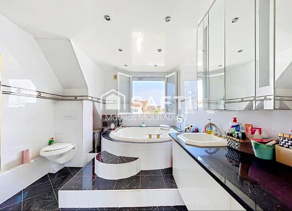 Maison familiale de 170 m² avec studio, jardin et beaux espaces à aménager – Champigny-sur-Marne