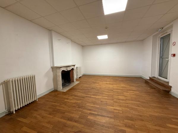 47300 PUJOLS Idéal investisseur, ensemble immobilier à Pujols avec vue