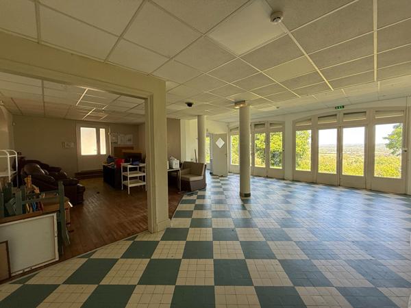 47300 PUJOLS Idéal investisseur, ensemble immobilier à Pujols avec vue