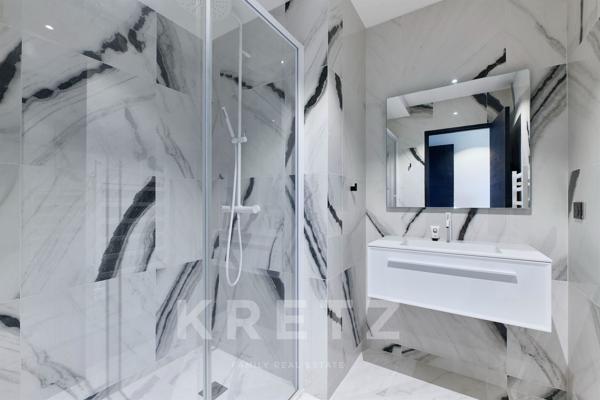 Villa contemporaine avec piscine au coeur d'un domaine privé