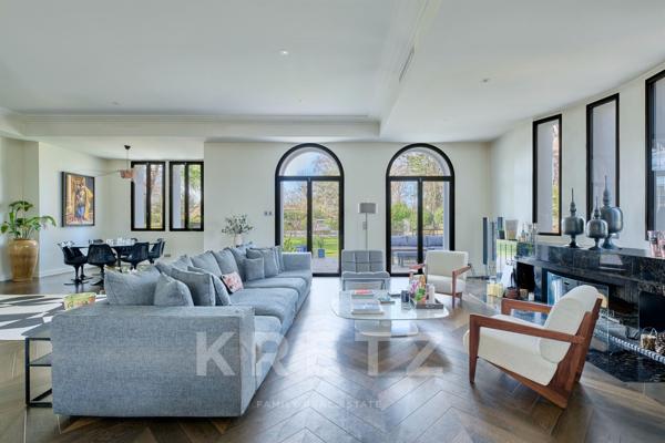 Villa contemporaine avec piscine au coeur d'un domaine privé