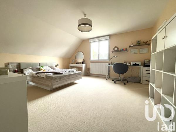 Maison traditionnelle 8 pièces de 205 m² à Thouaré-sur-Loire (44470)