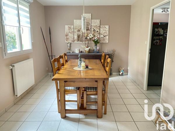 Maison traditionnelle 8 pièces de 205 m² à Thouaré-sur-Loire (44470)