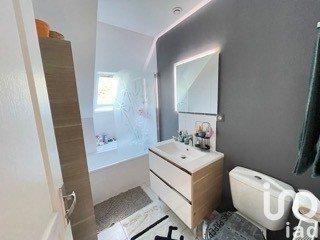 Maison traditionnelle 8 pièces de 205 m² à Thouaré-sur-Loire (44470)