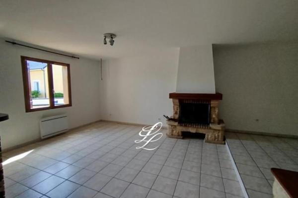 Location - Maison 6 pièces 120 m 2 ROEZE SUR SARTHE (72210)