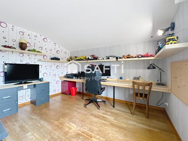 Maison T6 160m2 avec piscine et grand garage - Bruguières