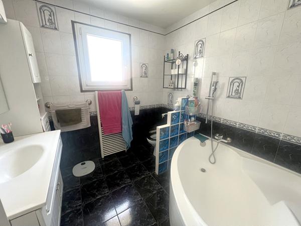 Pavillon 5 chambres - 127 m² - Grand Terrain