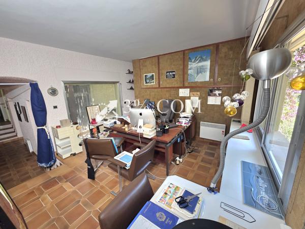 Villa
                                                                                                                                                                                                                                                                                                                        6 pièce(s)                                                                                                                                                                                                          4 chambre(s)                                                                                                                                                                                                          154  m²