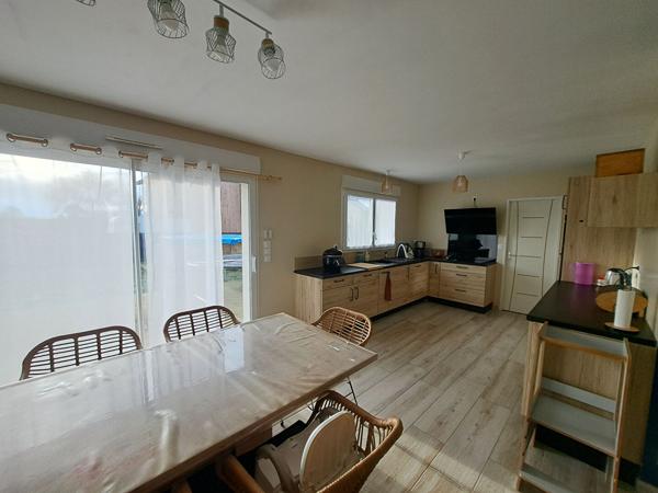 A VENDRE - PAVILLON MODERNE SITUE A VILLAINES SOUS MALICORNE