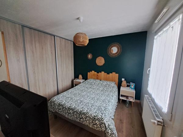 A VENDRE - PAVILLON MODERNE SITUE A VILLAINES SOUS MALICORNE