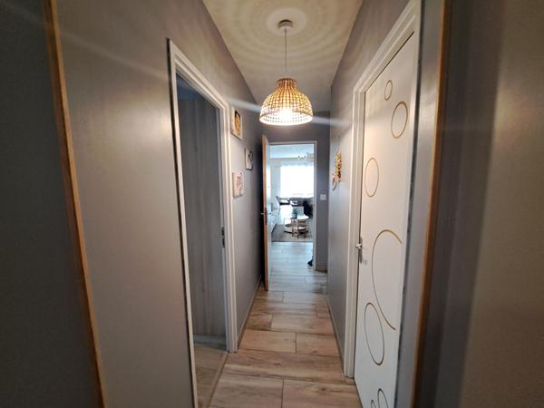 A VENDRE - PAVILLON MODERNE SITUE A VILLAINES SOUS MALICORNE