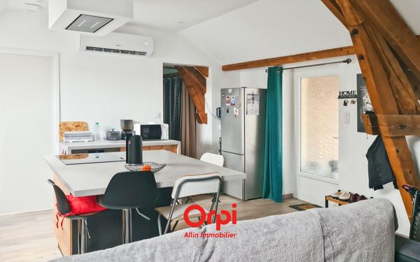 Immeuble à vendre    4 pièces •  Domérat