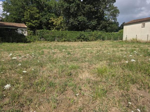 Terrain à vendre 50 500 € Jonzac 455 m² DPE