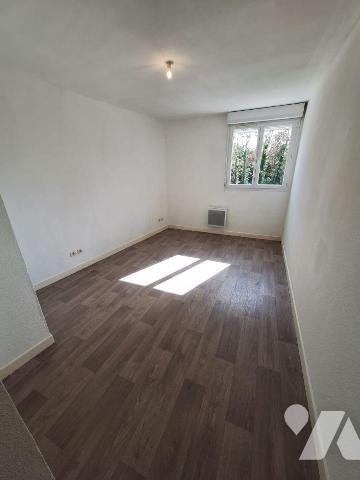 Appartement Duplex à Vendre à Lesparre-Médoc (33340) en Gironde (33)

Cet appartement se vit ...