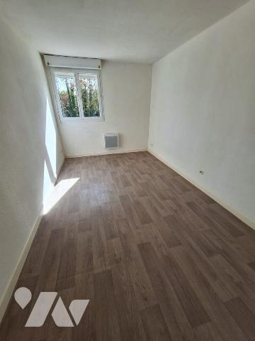 Appartement Duplex à Vendre à Lesparre-Médoc (33340) en Gironde (33)

Cet appartement se vit ...