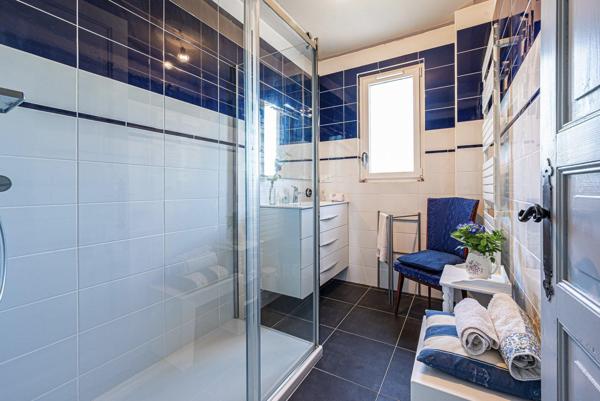 Maison à Trégastel, 22730 - 9 pièces 182m²